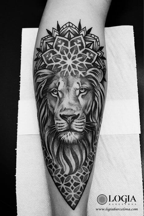 dotwork lion tattoo.