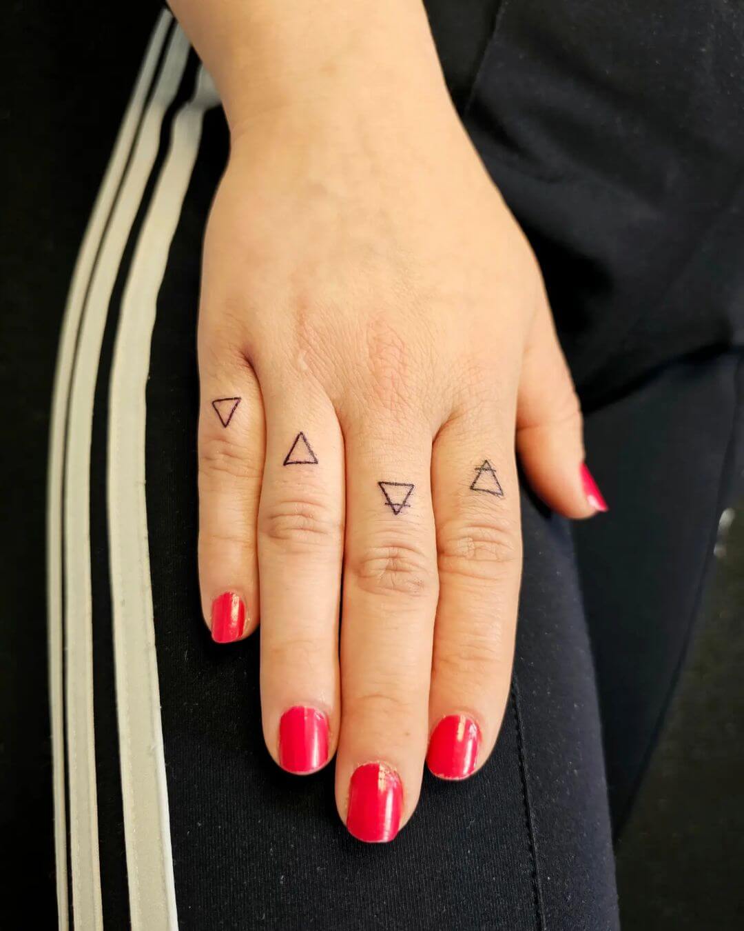 Small Finger Tattoo Ideas | POPSUGAR Beauty UK-vachngandaiphat.com.vn