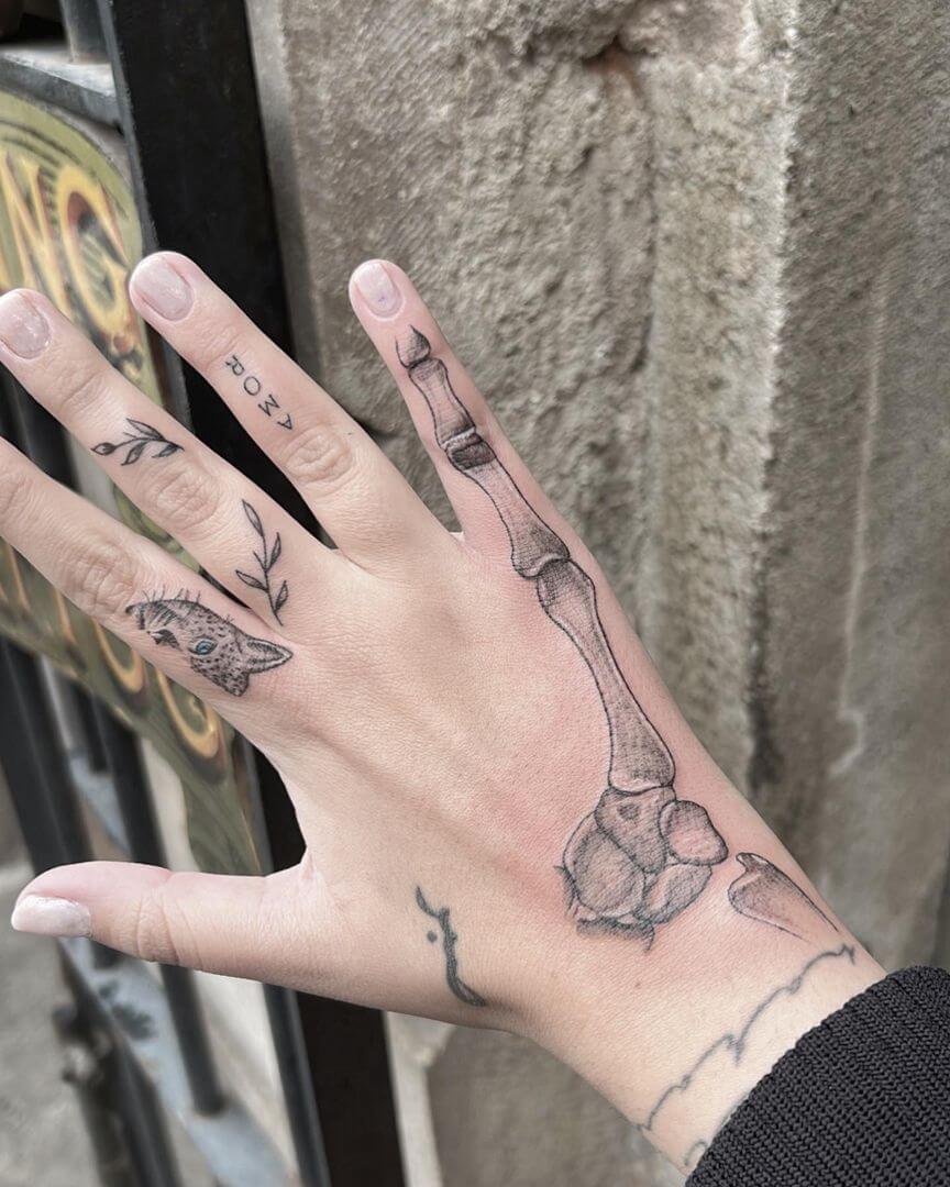 Small Finger Tattoo Models for girls and mens 🖤🖤 | Finger tattoos, Tattoo  models, Tattoos